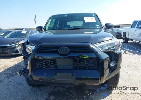 2022 Toyota 4Runner Sr5 из США, поврежденный, VIN JTEMU5JR2N6082958
